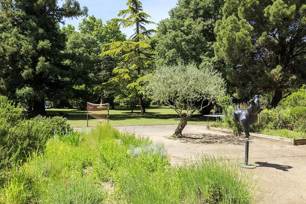 Les Gites Du Domaine De Rhodes Авиньон Экстерьер фото